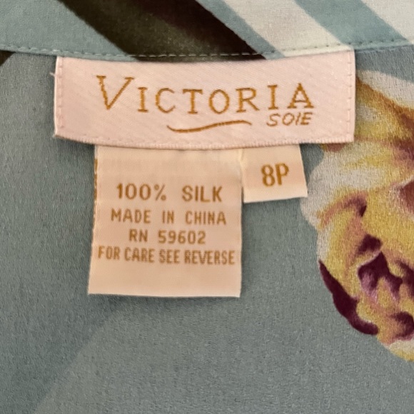 EUC Victoria Soie Silk Long Sleeve Blouse size 8P - Picture 3 of 4